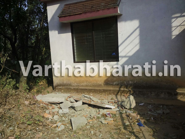 ಎರಡೇ ವರ್ಷದಲ್ಲಿ ಬಣ್ಣ ಬದಲಾಯಿಸಿದ ಸಾಣೂರು ಸುವರ್ಣ ಗ್ರಾಮೋದಯ ಕಟ್ಟಡ